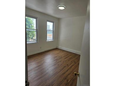Welcome to this beautifully maintained attached one-family home - photo 15