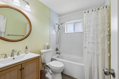 Welcome to 500 SE 8th Avenue, a beautifully updated 2-bedroom - photo 17