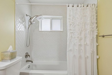 Welcome to 500 SE 8th Avenue, a beautifully updated 2-bedroom - photo 18