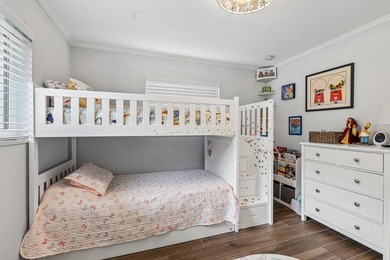 Welcome to 500 SE 8th Avenue, a beautifully updated 2-bedroom - photo 20