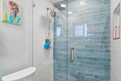 Welcome to 500 SE 8th Avenue, a beautifully updated 2-bedroom - photo 23