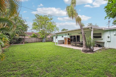 Welcome to 500 SE 8th Avenue, a beautifully updated 2-bedroom - photo 26