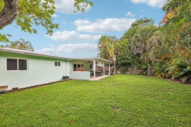Welcome to 500 SE 8th Avenue, a beautifully updated 2-bedroom - photo 27