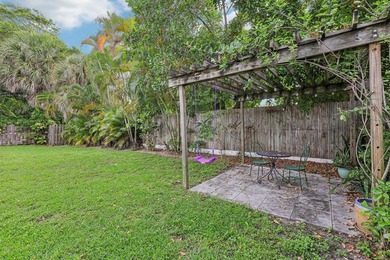 Welcome to 500 SE 8th Avenue, a beautifully updated 2-bedroom - photo 31