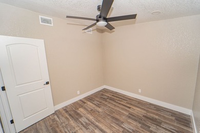 COMPLETELY REMODELED AND UPDATED!! This precious 3 bedroom, 2 - photo 3