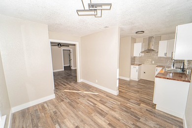COMPLETELY REMODELED AND UPDATED!! This precious 3 bedroom, 2 - photo 6