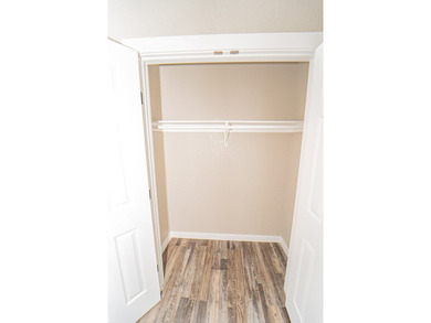 COMPLETELY REMODELED AND UPDATED!! This precious 3 bedroom, 2 - photo 10
