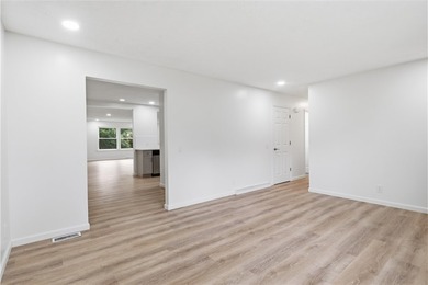 STILL AVAILABLE! Welcome to 23 Cross Gates! This fully renovated - photo 4