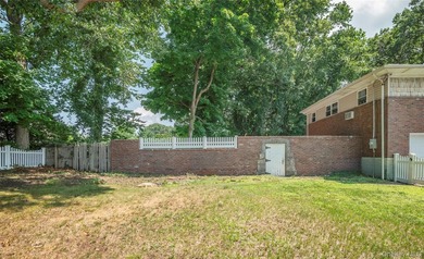 Welcome to this beautifully updated and exceptionally spacious - photo 27