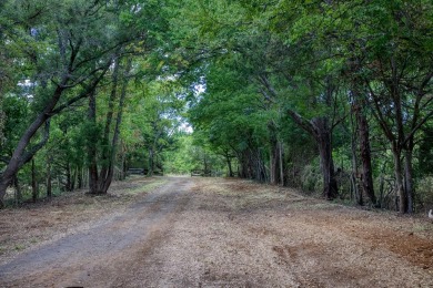(private lake, pond, creek) Lot For Sale in Palestine Texas