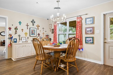 Nestled in a quiet, family-friendly neighborhood, this - photo 12