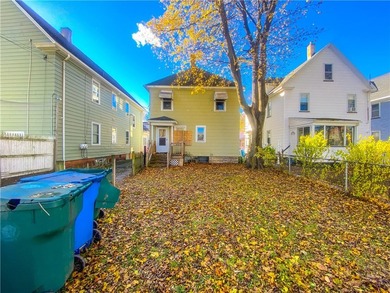 Spacious colonial located in the heart of the City of Rochester! - photo 18