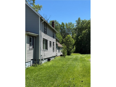 Exceptional opportunity in a highly visible location! Zoned for - photo 2