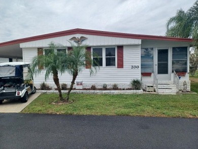 Lake Home Sale Pending in Leesburg, Florida