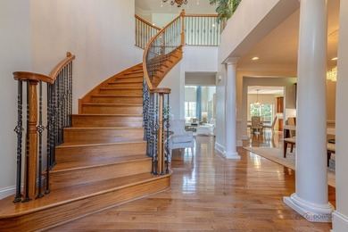 Exceptional golf course living in Hawthorn Woods Country Club! - photo 4