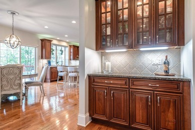Exceptional golf course living in Hawthorn Woods Country Club! - photo 7