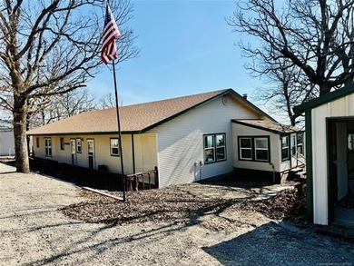 Experience the perfect blend of country privacy and lake living - photo 13