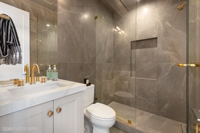 BEST VALUE PENTHOUSE WITH PRIVATE ROOFTOP IN THE WEST LOOP! LAST