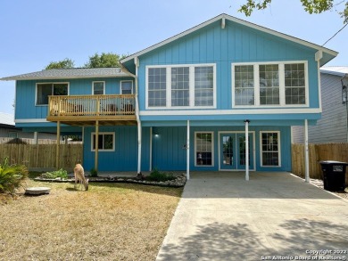 Lake Home For Sale in Canyon Lake, Texas