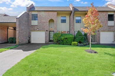 Lake Condo For Sale in Massapequa Park, New York