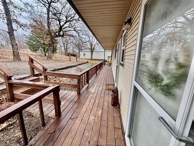 Experience the perfect blend of country privacy and lake living - photo 44