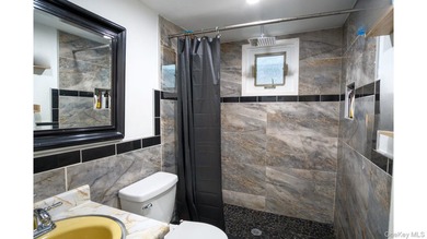 Welcome to this well-maintained unit that offers a comfortable - photo 7