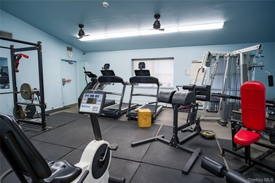Welcome to this well-maintained unit that offers a comfortable - photo 10