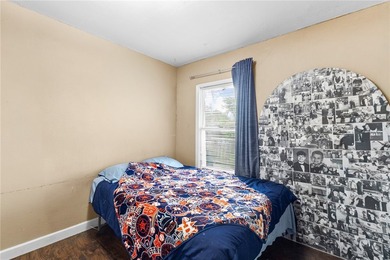 Timeless Charm Meets Modern Comfort in Alameda Estates Welcome - photo 14