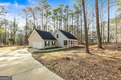 (private lake, pond, creek) Home Active Under Con in Newnan Georgia