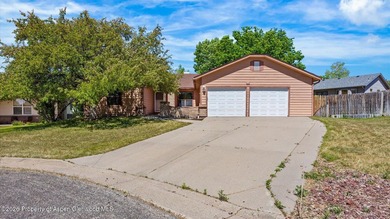 **Nestled in the heart of a quiet cul-de-sac, this beautifully - photo 1