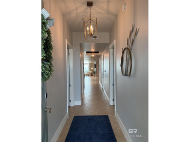 Better pictures will be uploaded on Wednesday.  Buyer to verify