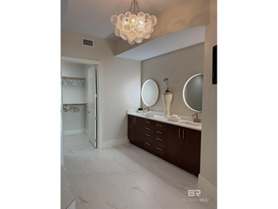 Better pictures will be uploaded on Wednesday.  Buyer to verify