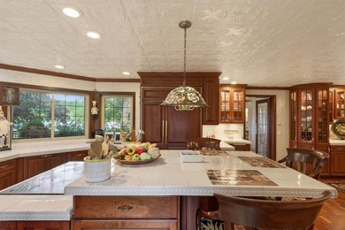Step into a piece of timeless elegance with this extraordinary 4 - photo 5