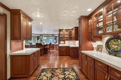 Step into a piece of timeless elegance with this extraordinary 4 - photo 7