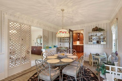Step into a piece of timeless elegance with this extraordinary 4 - photo 8