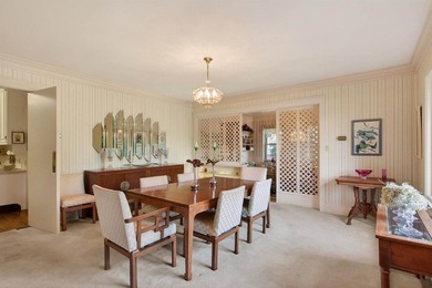 Step into a piece of timeless elegance with this extraordinary 4 - photo 10