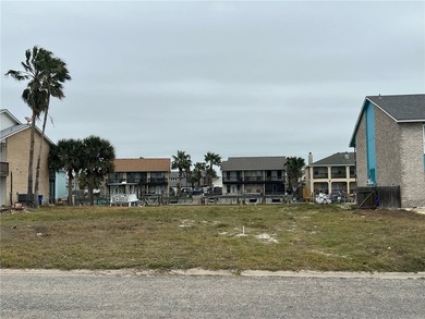 Discover an exceptional waterfront opportunity on North Padre - photo 12