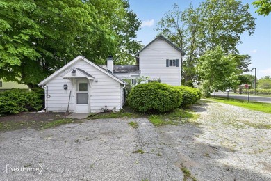 Opportunity awaits just outside the city limits of Belleville - photo 4
