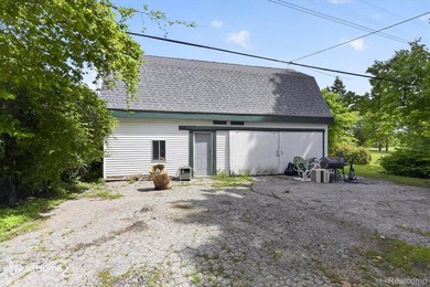 Opportunity awaits just outside the city limits of Belleville - photo 6