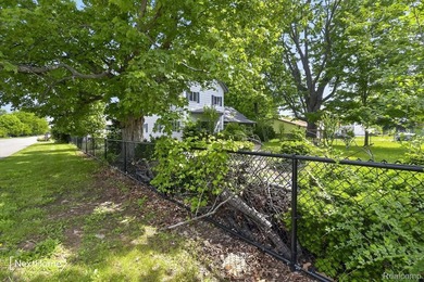 Opportunity awaits just outside the city limits of Belleville - photo 9