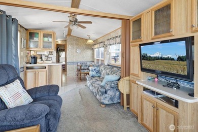 Come enjoy the vibrant coastal community of Birch Bay! This 2008 - photo 3