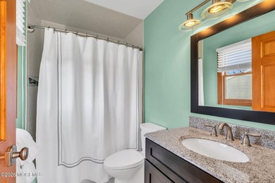 Custom Built Silver Bay Retreat minutes from GSP .Turnkey - photo 25