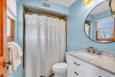 Custom Built Silver Bay Retreat minutes from GSP .Turnkey - photo 33