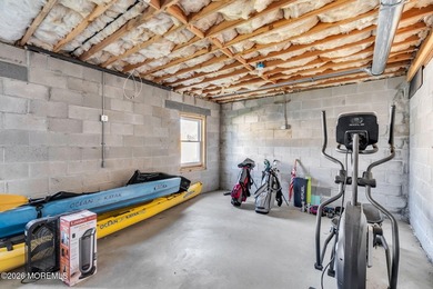 Custom Built Silver Bay Retreat minutes from GSP .Turnkey - photo 42