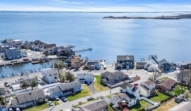 Custom Built Silver Bay Retreat minutes from GSP .Turnkey - photo 44