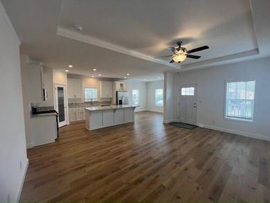 Beautiful brand-new Skyline Stone Harbor Series, 3BD 2BA, 1560 - photo 4