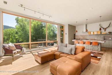 Discover this well-located and immaculately kept three-bedroom - photo 1