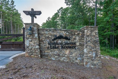1.95-Acre Lake Keowee Lot in Private gated community. Build your - photo 2