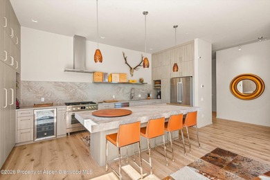 Discover this well-located and immaculately kept three-bedroom - photo 8