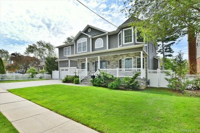 This Lee Kirsch custom-built colonial offers the perfect blend - photo 3